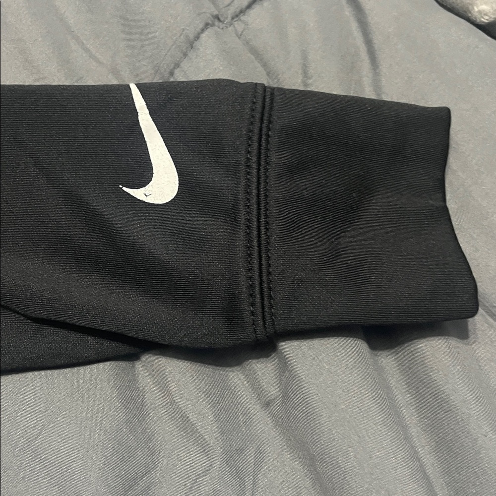 ✨Nike, dry fit hoodie ✨ - Picture 6 of 6
